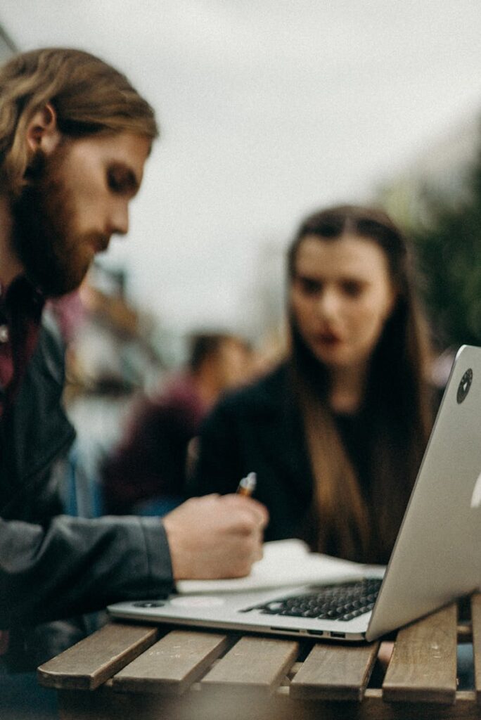 Buat Judul Yang Menarik