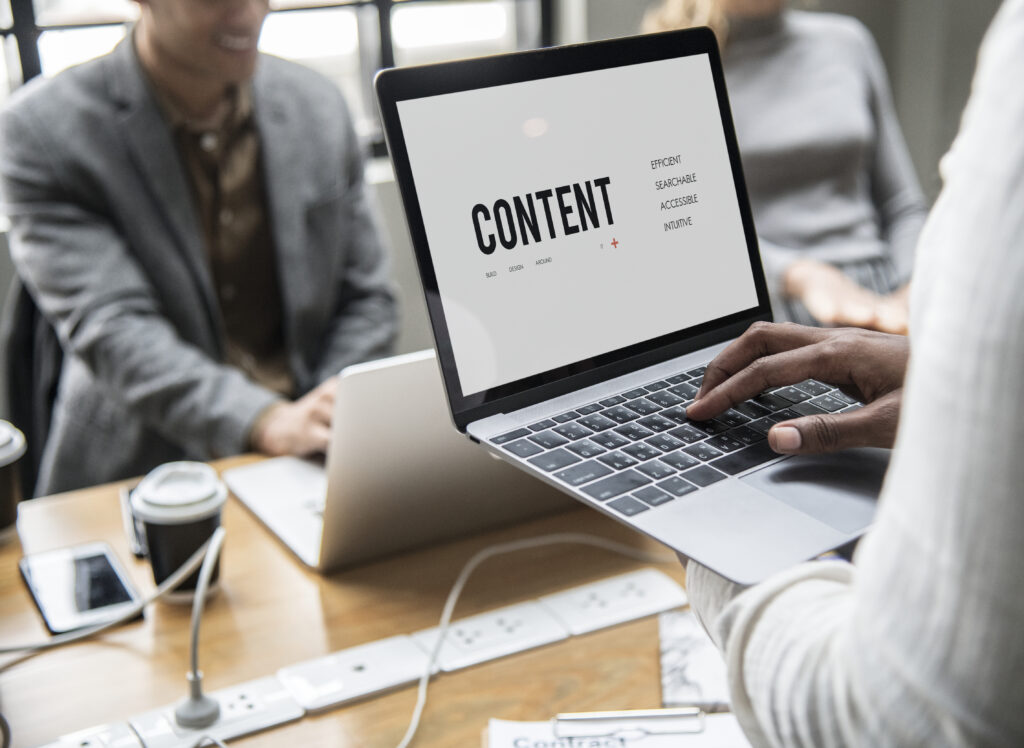 Content Marketing vs Ads, Mana yang Tepat buat Bisnismu?